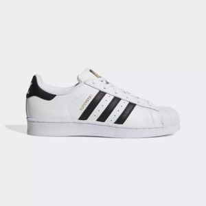 Addias Superstar Shell Toe Shoe